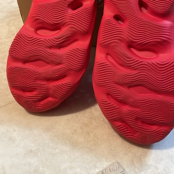 Adidas Yeezy Foam Runners men’s size 10